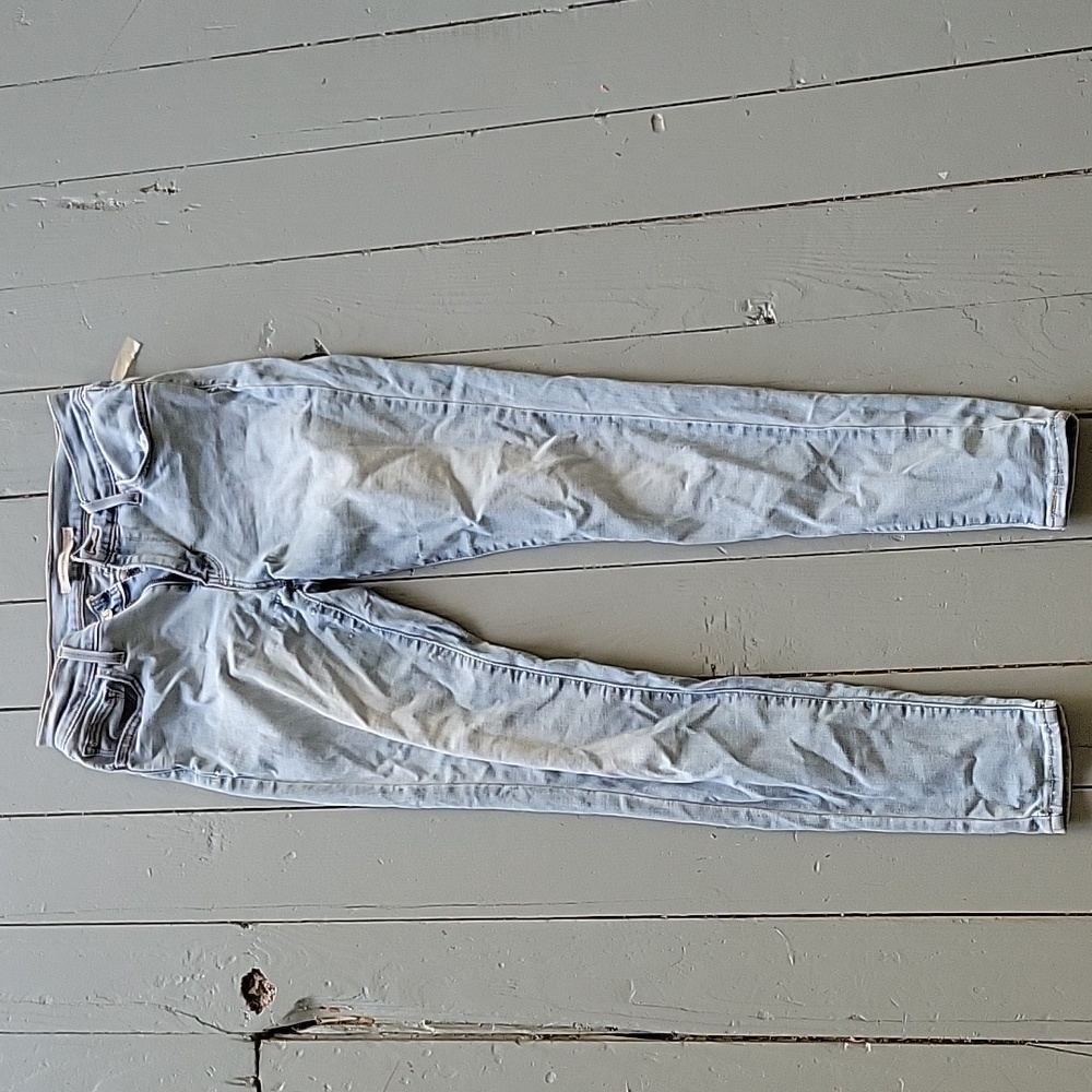 Levi's light wash skinny jeans